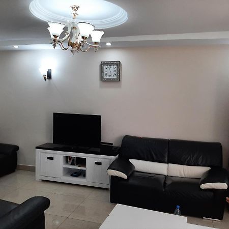 Signorile Jo Apartment Yaounde Luaran gambar