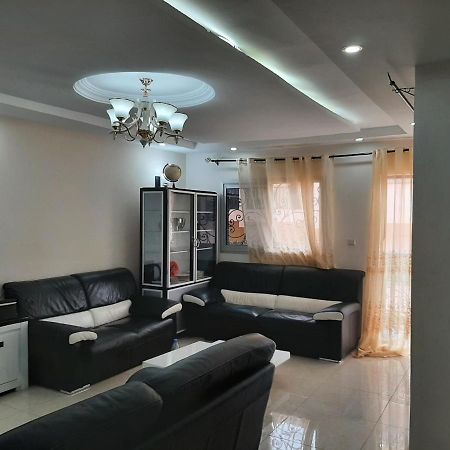 Signorile Jo Apartment Yaounde Luaran gambar