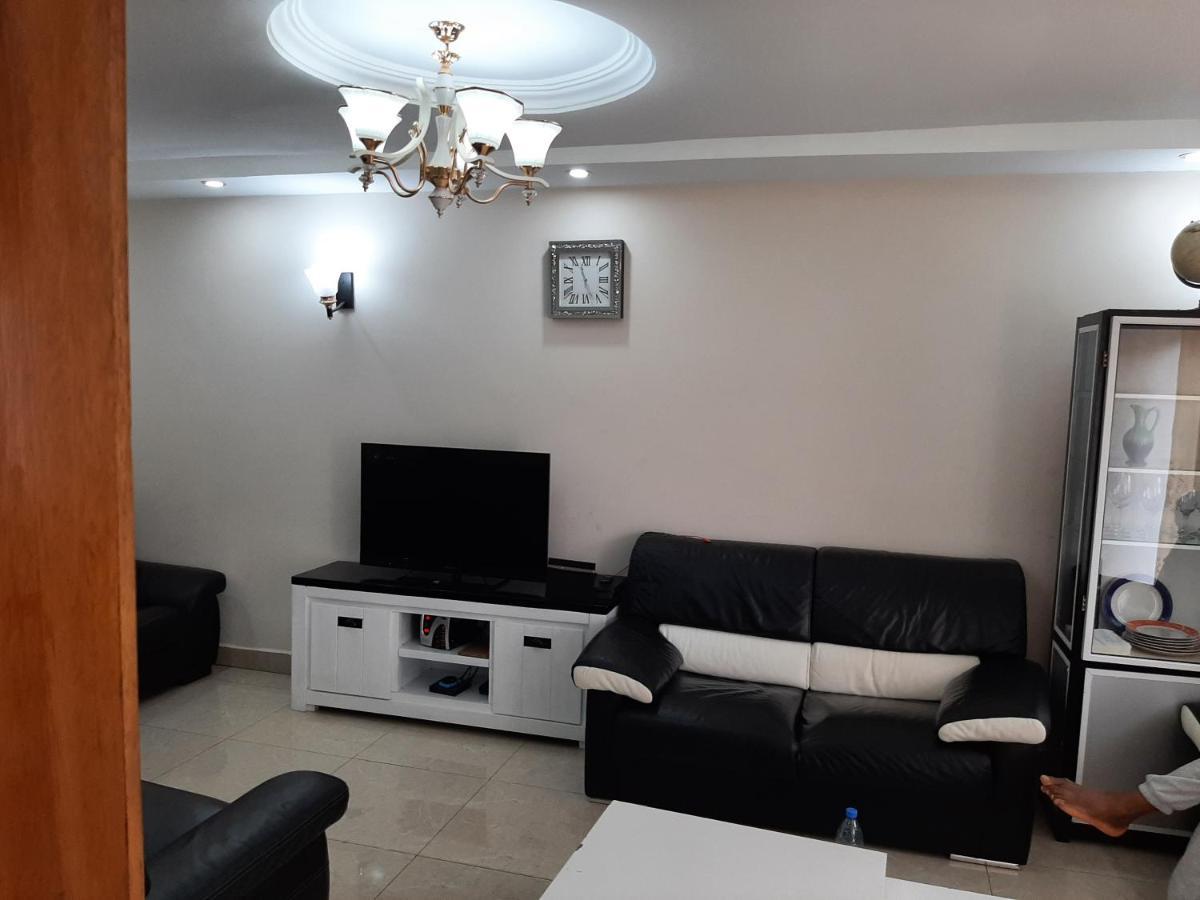Signorile Jo Apartment Yaounde Luaran gambar